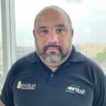 Eder Souza, técnico da HINFOLUZ Tecnologia e membro da equipe de automação e circuito de câmeras de segurança.